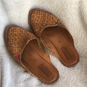 Mohinders handmade woven leather slides size 10